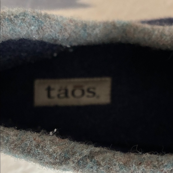 Taos Footwear Dark Blue and Light Gray Wool Booties - Picture 5 of 8